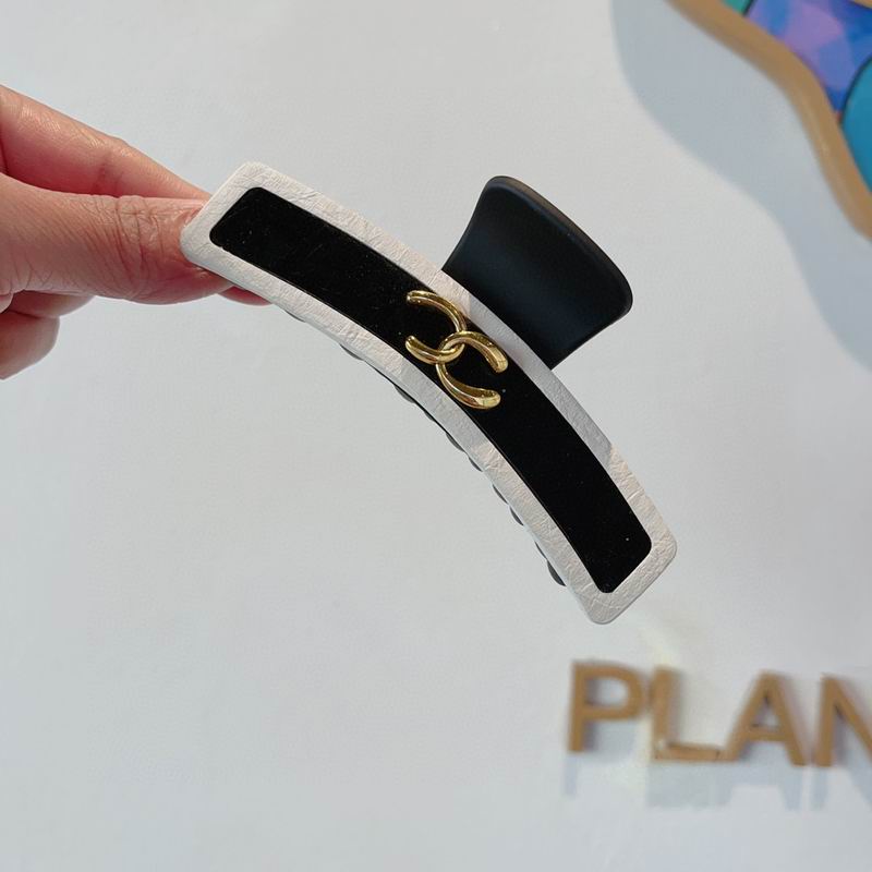 Chanel Grab Hair Clip (21)